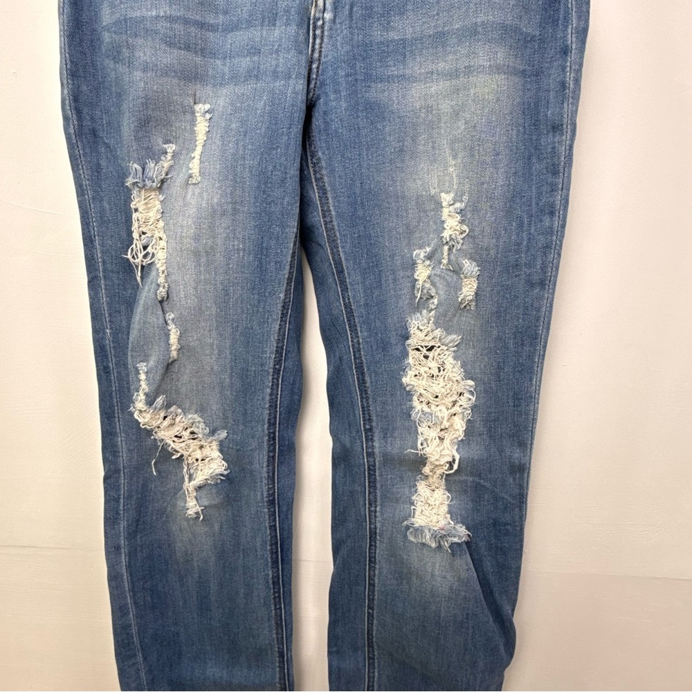 Fashion Nova Distressed Straight-Leg Jeans – Size 7 – Excellent Condition - Picture 8 of 15
